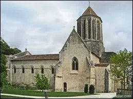 Pour finir, nous nous rendons  Surgres ( rgion Poitou-Charentes ). La bonne rponse est ...