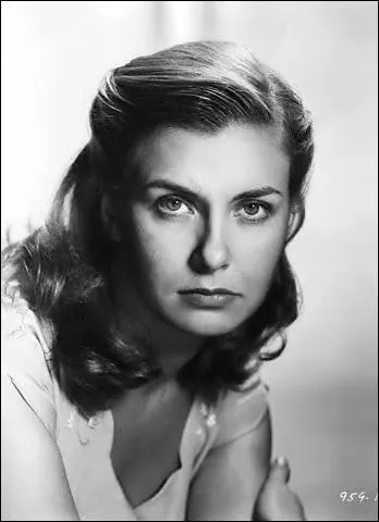 Quelle actrice et cinaste a t l'une des premires a tre rcompense d'une toile sur le Walk of Fame ?