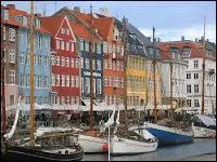 Mon premier est un prfixe signifiant  avec , mon second est une pice de la serrure, mon troisime est au bout de la Madrague et mon tout est...