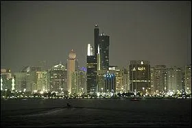 Si mon premier est la 1re de sa catgorie, que mon deuxime est une extrmit, que mon troisime est un oui russe et que mon quatrime est  l'ouest de la Bidassoa, mon tout est la capitale de...