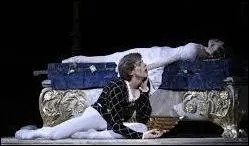 Dans la pice, quel est le nom de famille de la jeune hrone ?