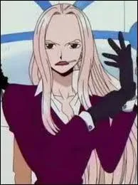 Quel est le grade d'Hina dans la marine ?