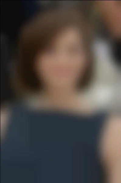 Ne  Paris de parents comdiens :