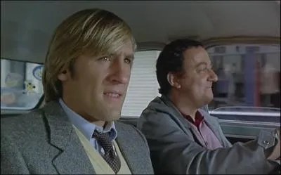 Mais maman, les costumes et les cravates c'est pour les gangsters maintenant ! C'est comme a qu'on les reconnat. C'est les escrocs, les ministres, les trucs comme a, qui sont en costume cravate.