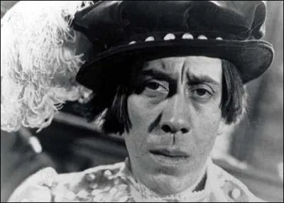 Nous avons la question ordinaire et la question extraordinaire ! Ainsi que les trente-deux faons des les appliquer l'une et l'autre. Par exemple, le cataplasme de pois enflamms sur l'estomac... .