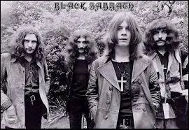 Quelle formation a sorti  Snowblind  ?