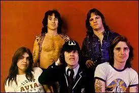 Si je vous dis  War Machine , quel groupe cela vous voque-t-il ?