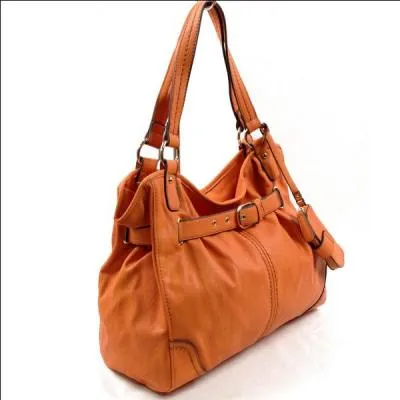 Pour la dernire question, une petite dicte o vous devez faire le rle du professeur en reprant les fautes d'orthographe : quand elle partit, elle oublias son sac a main.