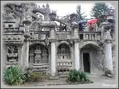 Quel artiste a ralis  Le palais idal  ?