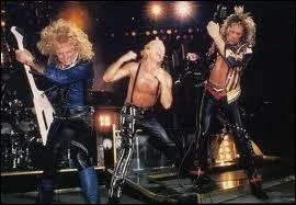 Quelle formation de heavy vous voque la chanson  Hell Patrol  ?