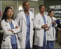 Dans la saison 7, qui envisage de quitter l'hpital aprs avoir rat une opration ?