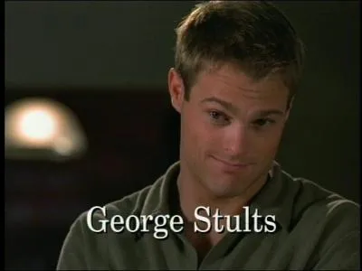 Qui interprte George Stults ?