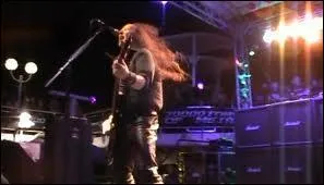 Parmi les propositions, trouvez quel groupe a sorti le titre  At War with Satan  :