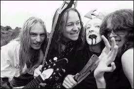 Si je vous cite  Necrophiliac ,  quelle formation peut-on attribuer ce titre ?