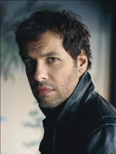 Comment s'appelle le nouveau copain d'Angle ?