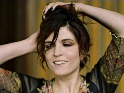 Ne au sein d'une famille originaire de Tunisie, je suis connue pour ma collaboration avec Jean-Pierre Bacri. J'ai co-crit  Smoking / No Smoking  et ralis quatre films au total, comme  Au bout du conte  en 2013. Je suis...