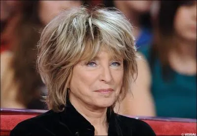 Fille de Grard Oury, on me doit les scnarios de  La Grande Vadrouille  ou encore  La Boum . J'ai ralis mon premier long mtrage  La Bche  en 1999, puis  Des gens qui s'embrassent  en 2013. Je suis...