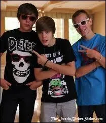 Comment s'appellent les copains de Justin ?