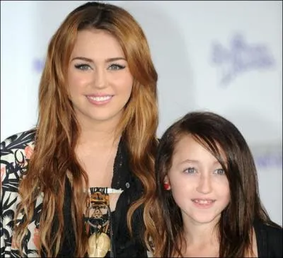 Comment s'appelle sa soeur ?