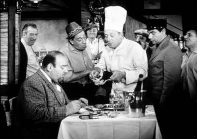 Tu te lves au petit jour, toute la journe tu as le nombril devant tes fourneaux, tu te fais rissoler comme un beignet. Et le soir, quand tu montes te coucher, madame ne te reoit pas, elle te ferme la porte au nez. T, tu me fais piti頻.