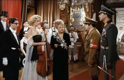 Mais enfin maman, ce ne sont pas des dmnageurs. C'est l'arme du Reich. Ce sont des envahisseurs. Attila n'a jamais rembours un seul centime, a se saurait. Ils ont tous les droits.