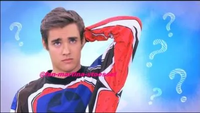 Dans la saison 2 de  Violetta , la deuxime passion de Leon, en plus de la musique, c'est :