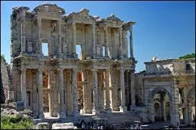 Dans quel pays fut construit ce monument ?