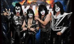 Auquel de ces groupes attribue-t-on la chanson  Can't Get Enough  ?