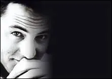 Quel est le titre du film dans lequel il dbute en 1988 ?