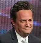 En 2011, dans quelle srie tlvise trs vite interrompue est-il le personnage principal ?