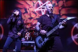 Trouvez la formation  laquelle appartient le morceau  Rotten to the Core  :