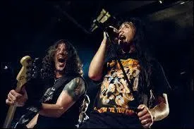 Quel groupe a compos le titre  Madhouse  ?