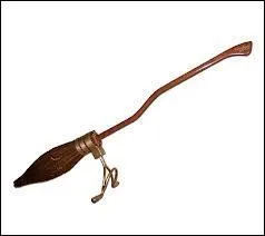 Qui offre  Harry Potter son premier balai, un Nimbus 2000 ?