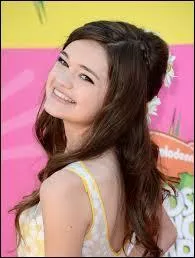 Comment s'appelle cette jeune fille ?