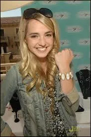 Comment s'appelle la petite amie de Kendall en vrai ?