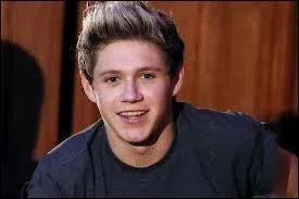 Quelle chanson d' Up all night  a-t-il crite ?