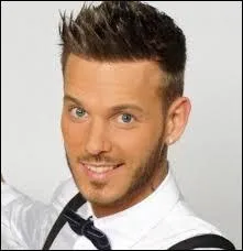 Je suis un chanteur trs clbre et pas besoin d'en dire plus ! Je suis...