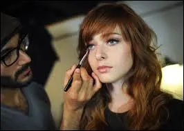 Comment s'appelle cette personne ? (elle fait partie du groupe Oslo)