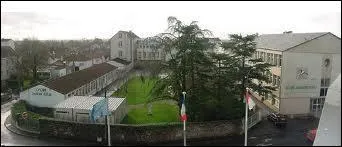 Nous sommes  Montaigu (rgion Pays-de-la-Loire). Elle se situe dans le dpartement ...