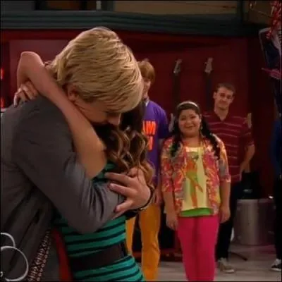 Pendant combien de temps Austin et Ally vont-ils sortir ensemble ?