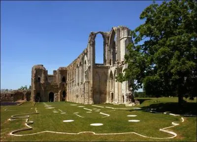 Abbaye construite en 1003 sur une �le du Golfe des Pictons, j'ai accueilli Fran�ois Rabelais et Agrippa d'Aubign�, je suis :