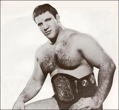 Qui est ce champion ayant dtenu le WWF Championship durant 2803 jours, tablissant ainsi un record absolu ?