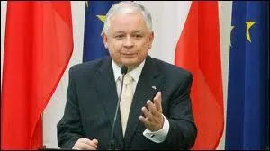 Bronislaw Komorowski est le Prsident de la Rpublique polonaise. Il a pris ses fonctions en aot 2010, suite au dcs brutal de son prdcesseur, mort dans un crash d'avion. Comment se nommait son prdcesseur ?