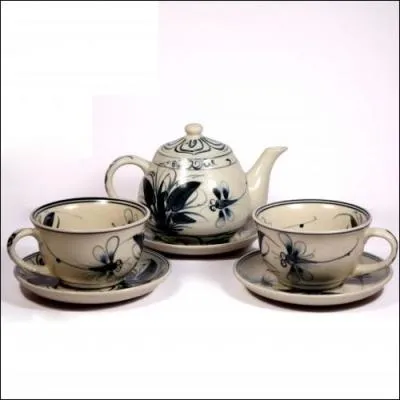 Quelle chanson est le signal de reconnaissance entre ces trois personnages ?