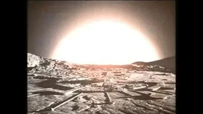 Pourquoi a Lune a quitt l'orbite terrestre puis le systme solaire ?