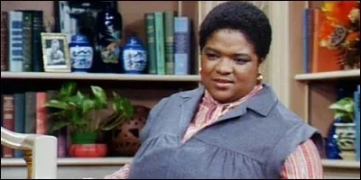 Qui interprète le rôle de Nelly Harper dans la série "Allô Nelly Bobo" ?