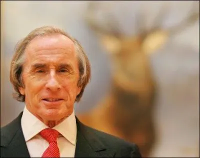 Jackie Stewart est connu dans le sport automobile, mais avant dans quel autre sport a-t-il particip aux J. O de 1960 ?