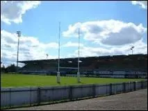 voluant en Top 14 depuis 2011 seulement, j'ai t sauv in extrmis de la relgation la saison passe. voluant au Stade Andr-Moga, je joue occasionnellement dans le stade du club de football de ma ville. En parlant du club de football, il est l'un des plus beaux palmars en France, et a remport la Ligue 1 en 2009. Je suis ...