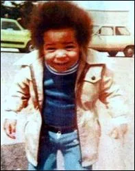 Qui tait ce joueur de foot enfant ?