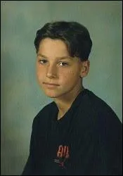 Qui tait ce joueur de foot enfant ?